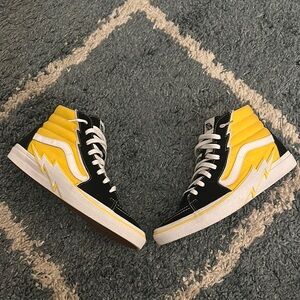 VANS Sk8- Hi Bolt black and yellow sneakers